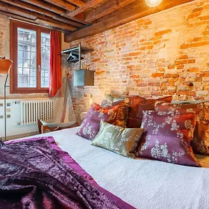 Casa Manina Sul Ponte - Your Private Canal View Venice