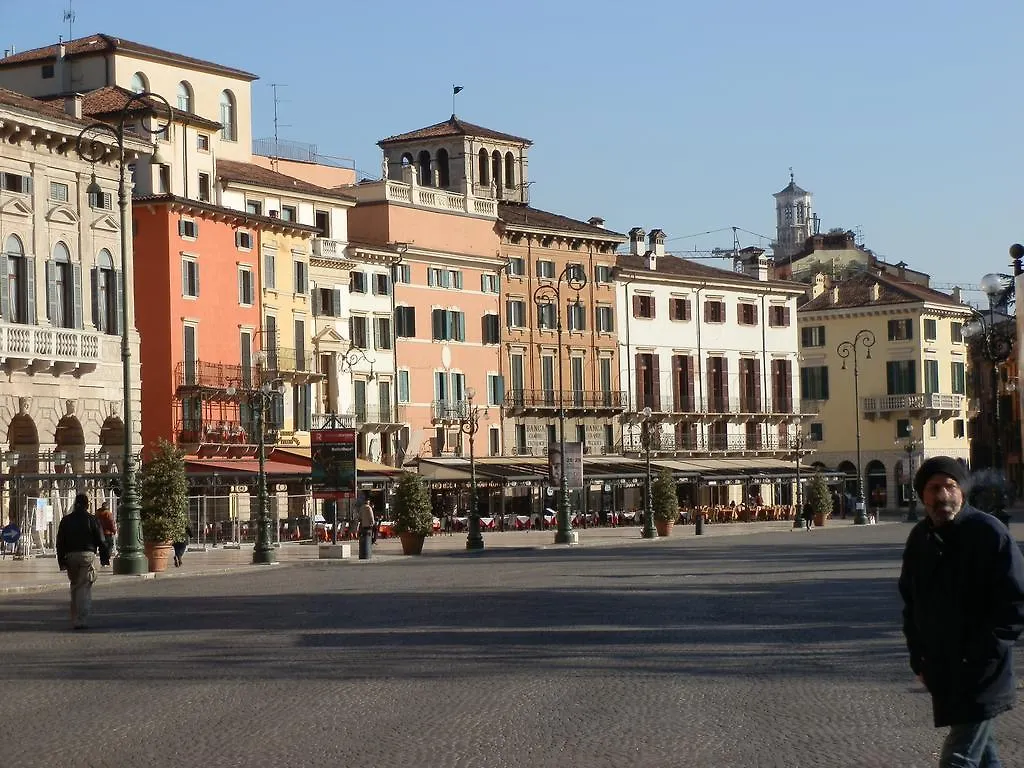 Les Suites Di Verona 0*,