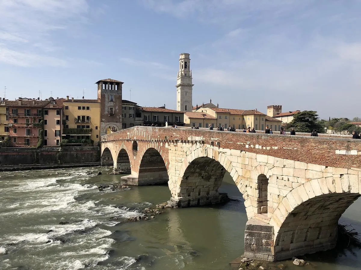 Les Suites Di Verona 0*,